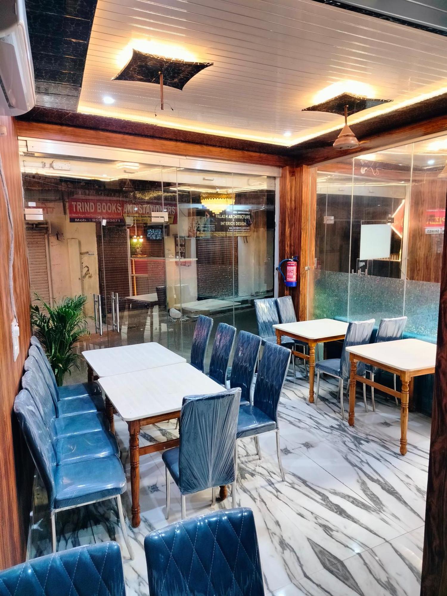 Hotel Vinayak Plaza バラナシ エクステリア 写真