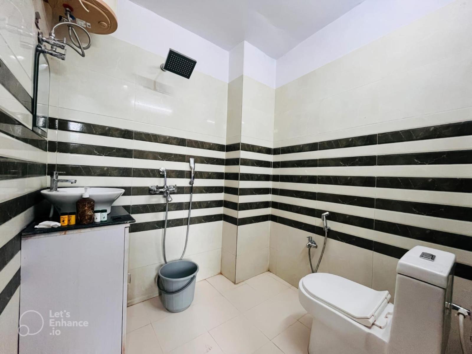Hotel Vinayak Plaza バラナシ エクステリア 写真